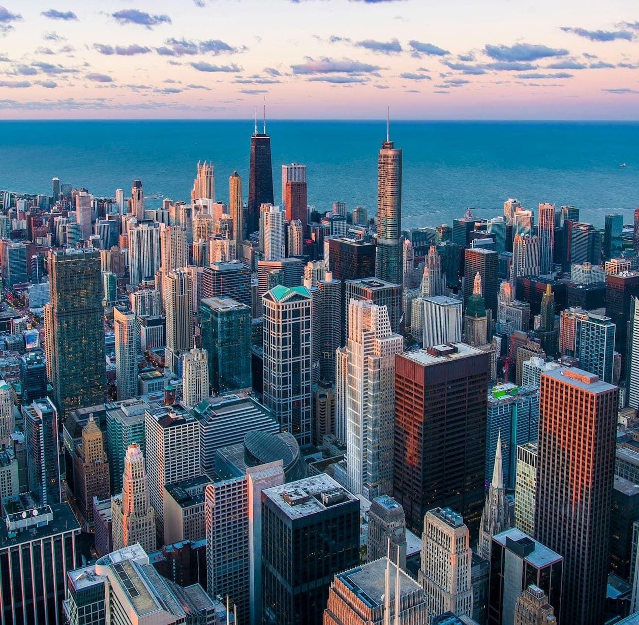 Best Tummy Tuck Surgeons in Chicago (2025 Guide)